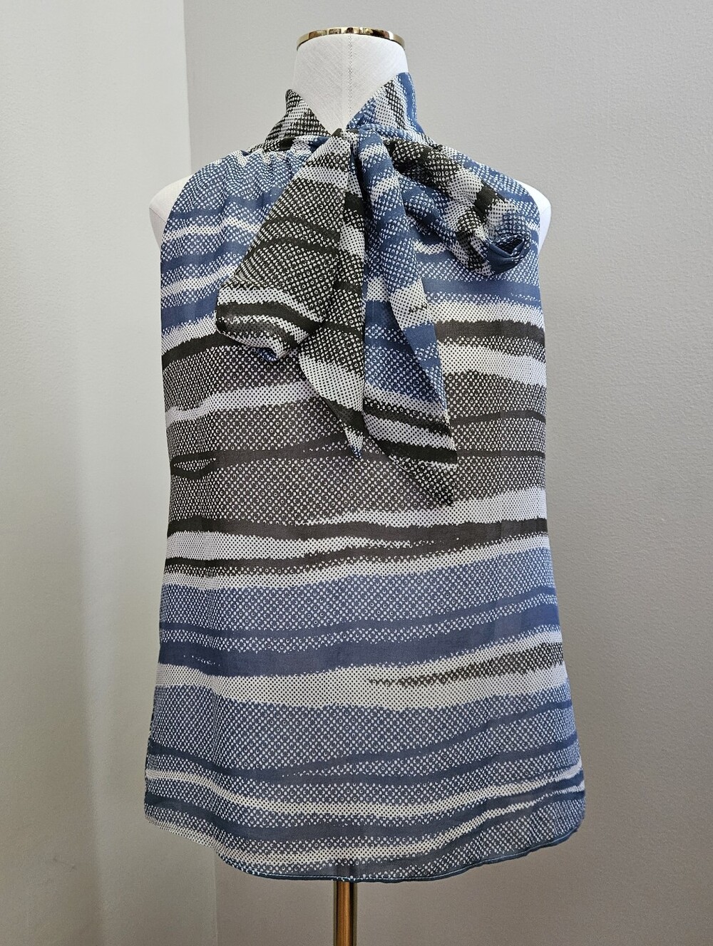Banana Republic Sleeveless Top Halter Front Tie V Neck Top Sz S